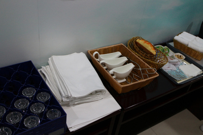 守規(guī)矩、重落實——八部新聘乘務(wù)長崗位練兵餐飲服務(wù)紀(jì)實